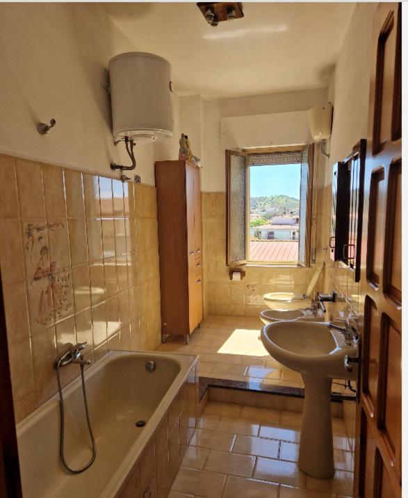 Apartment Piras&Tascedda Ampio Appartamento Vicino Al Centro Бари-Сардо Экстерьер фото